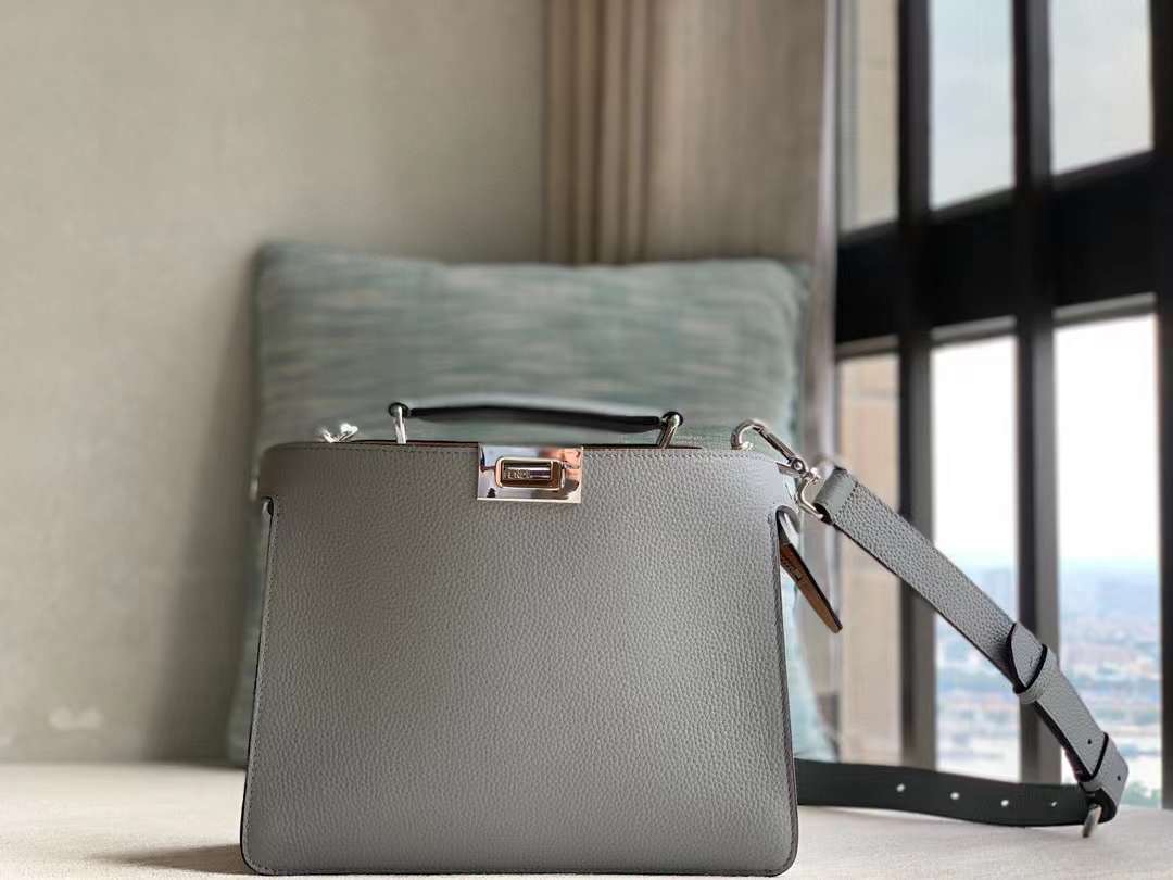 펜디 23FW 피카부 아이씨유 남성 토트백 26x20x8cm